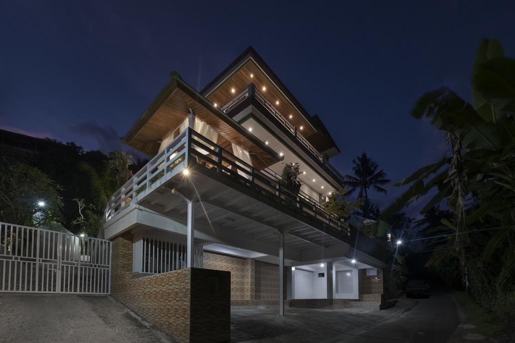 Suari I Padangbai (Bali)